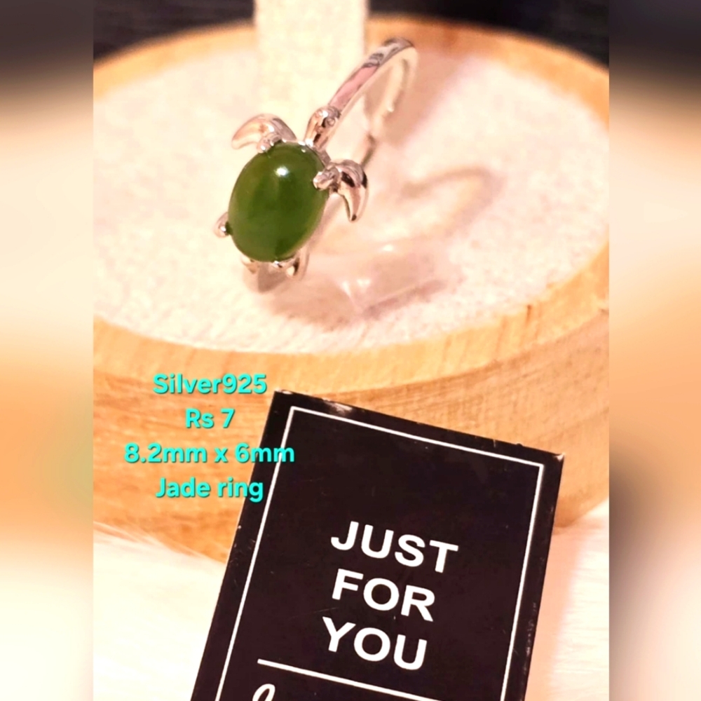 Cute turtle design ring with natural Jade in sterling silver setting, size 6